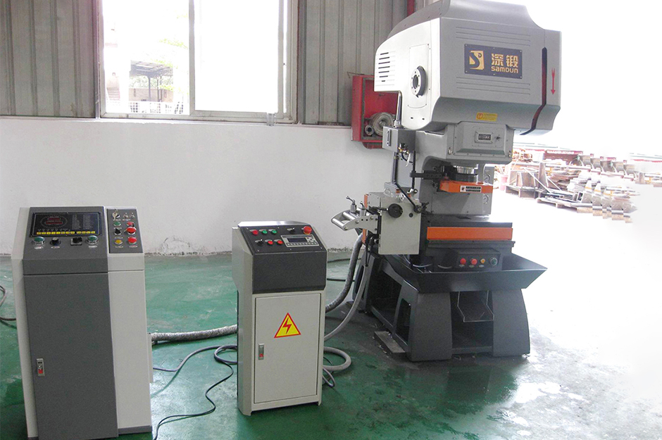 電子行業送料機的技術創新點 - 送料機_沖床送料機_nc伺服送料機_三合